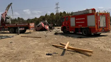 Freni patlayan vinç iki aracı biçti: Hatay'da feci kaza