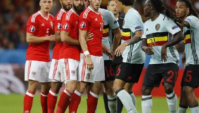 Galler yarı finalde!