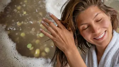 Vücuttaki eksikliği saç döküyor: Güçlü, kalın telli saçların sırrı bu besinlerde