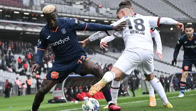 Medipol Başakşehir ligde üç maç sonra puan aldı