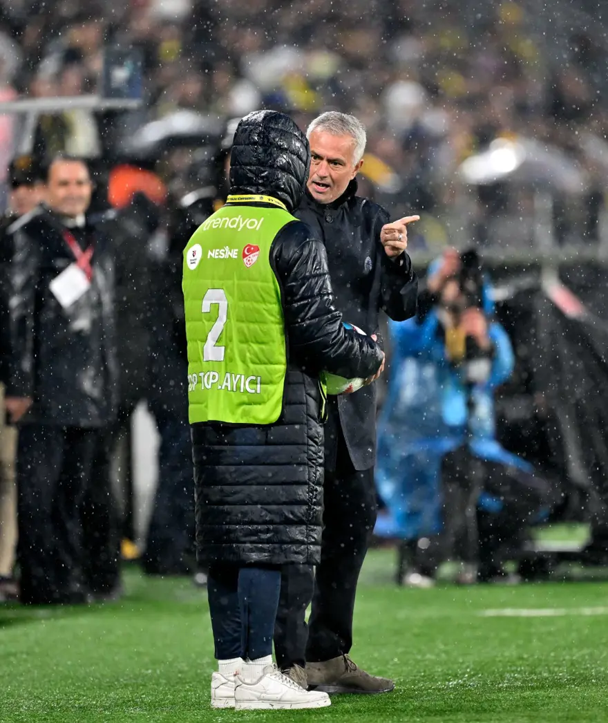 "MOURINHO'YA SÜRE VERİLMELİ" 7