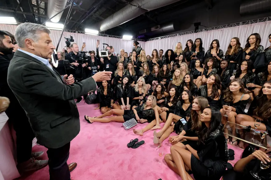 Rihanna, Victoria's Secret'ın yaratıcısına ateş püskürdü 1