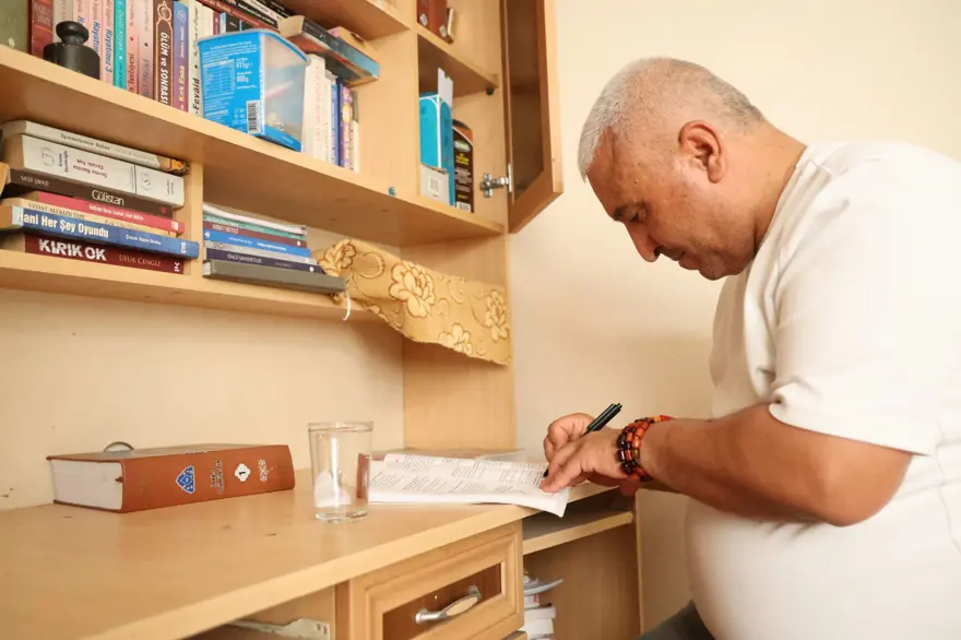 20 yıl simit sattı, 49 yaşında mesleğini yapmaya başladı: Yüreklere dokunan başarı hikayesi 1 20 yıl simit sattı, 49 yaşında mesleğini yapmaya başladı: Yüreklere dokunan başarı hikayesi 1