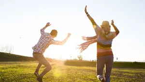 Harvard profesörü açıkladı: Mutluluğu 30 dakikada ücretsizartırmanın 5 yolu