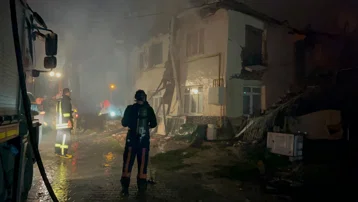 3 ev ile 4 samanlık alev alev yandı