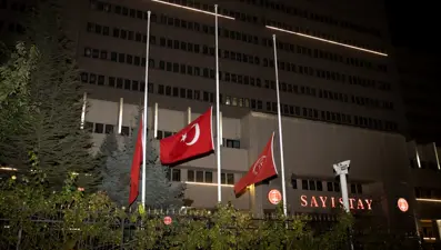 Türkiye'de 3 gün ulusal yas ilan edildi: Bayraklar yarıya indirildi