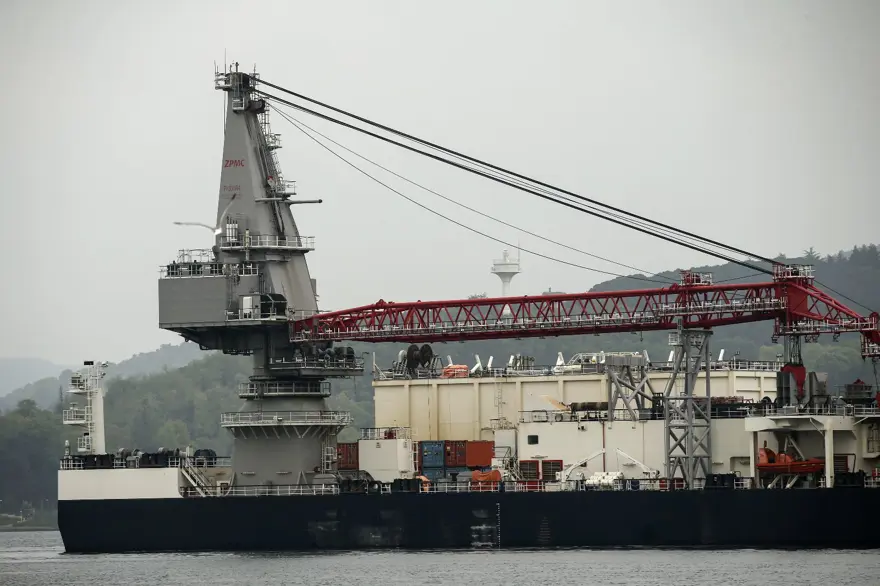 Pioneering Spirit, İstanbul Boğazı'ndan geçti 8