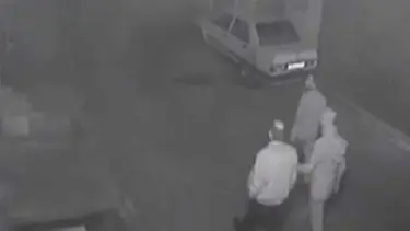 Babalarını öldürüp, halıya sarıp yol kenarına attılar