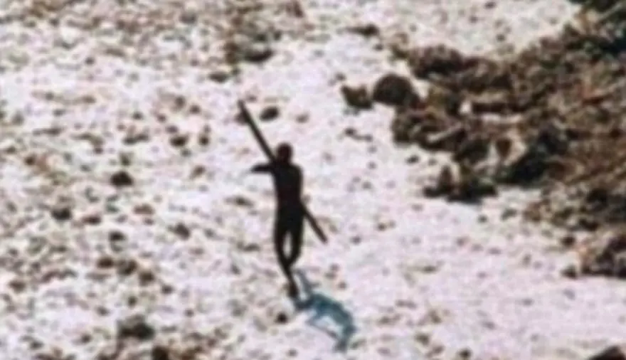 Dünyanın en izole toplumuna ev sahipliği yapan girmenin yasak olduğu ada 4