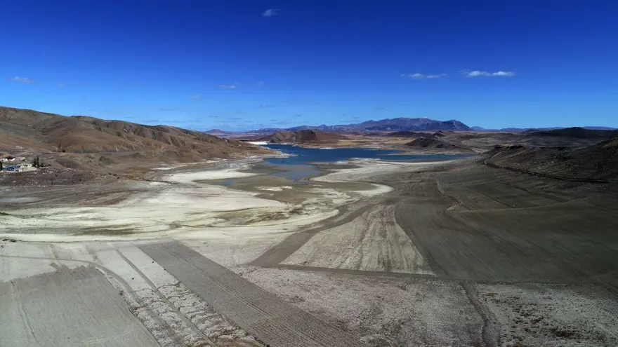 Karacalar Barajı'nın suyu 300 metre çekildi, zemin tarım arazisine dönüştü 8