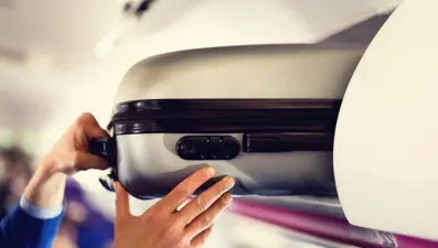 Uçakta el bagajına ek ücret alan firmaya ceza