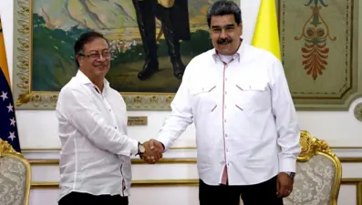 Maduro'dan Petro'ya destek: "Biz siyam ikizleri gibiyiz"