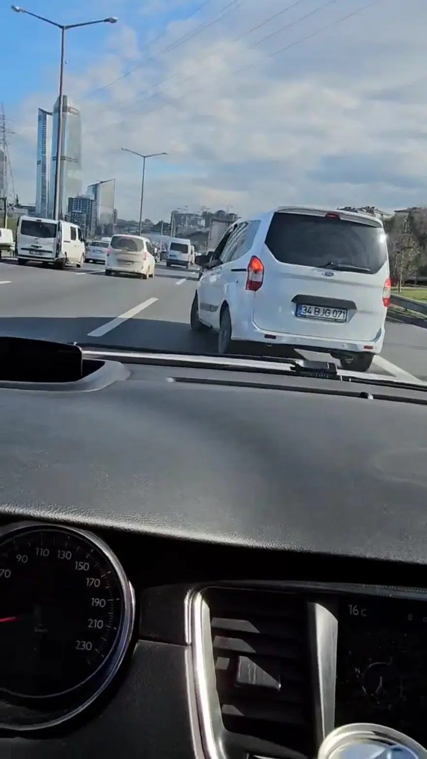 TEM’de yol kesen magandanın ehliyeti iptal edildi 1