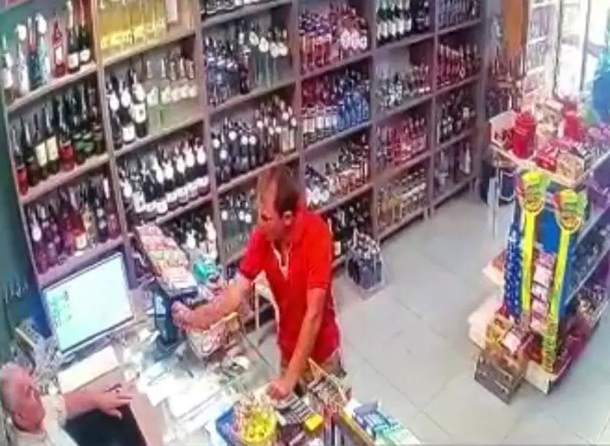 Marmaris'te ormanı yakan şüphelinin olaydan önceki son görüntüsü 1