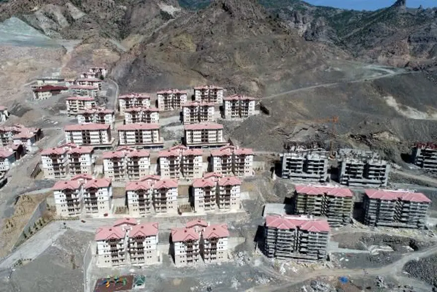 Yusufeli 7'nci kez taşınıyor 8