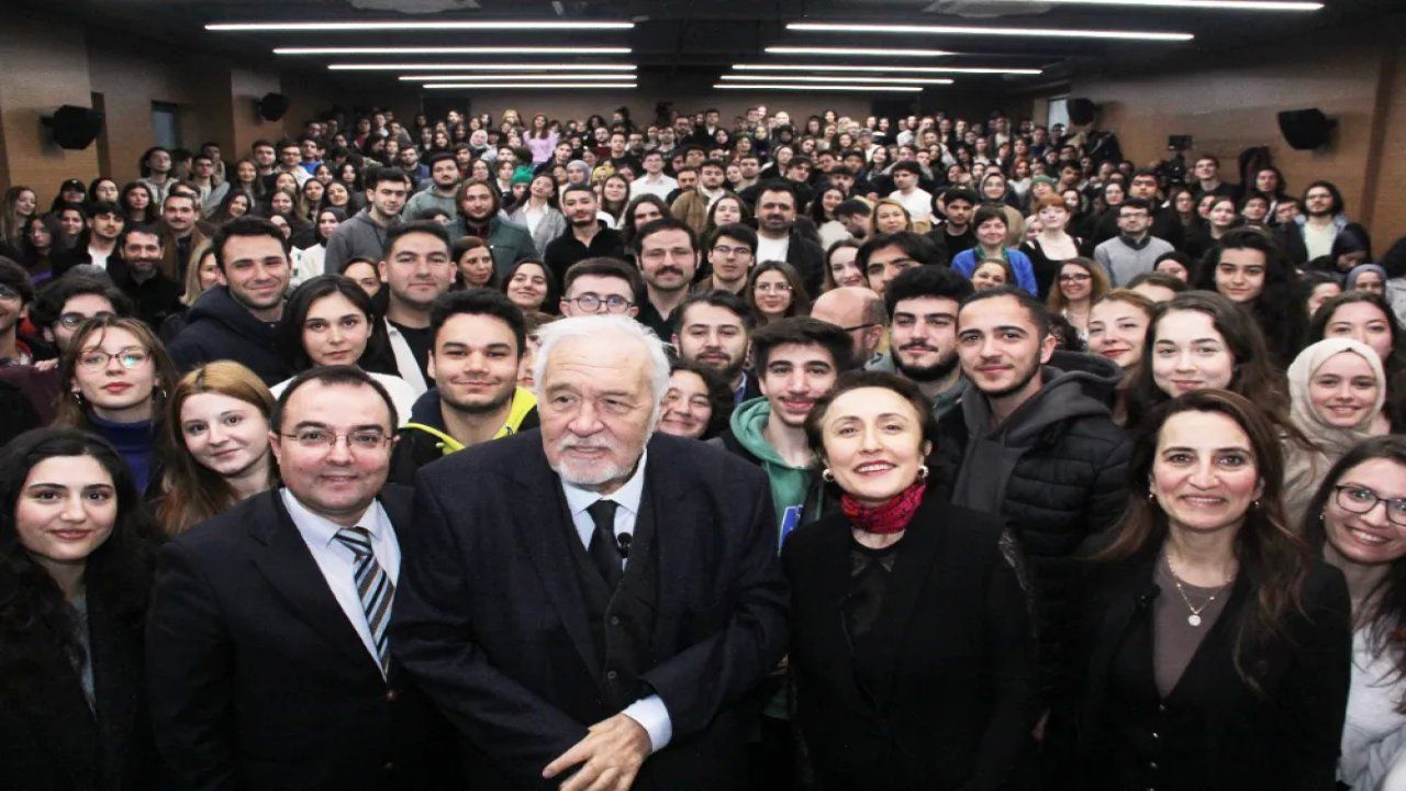 Prof. Dr. İlber Ortaylı'nın İstanbul'daki semineri yoğun ilgi gördü