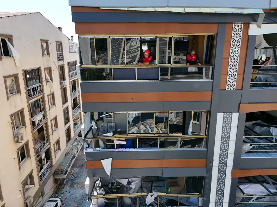 SON DAKİKA HABERİ | İzmir Torbalı’da bir binada patlama: 5ölü, 63 yaralı 22