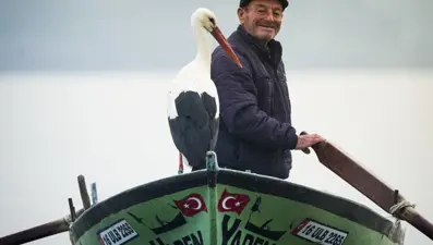 Yaren Leylek 13'üncü kez Balıkçı Adem Amca'ya kavuştu