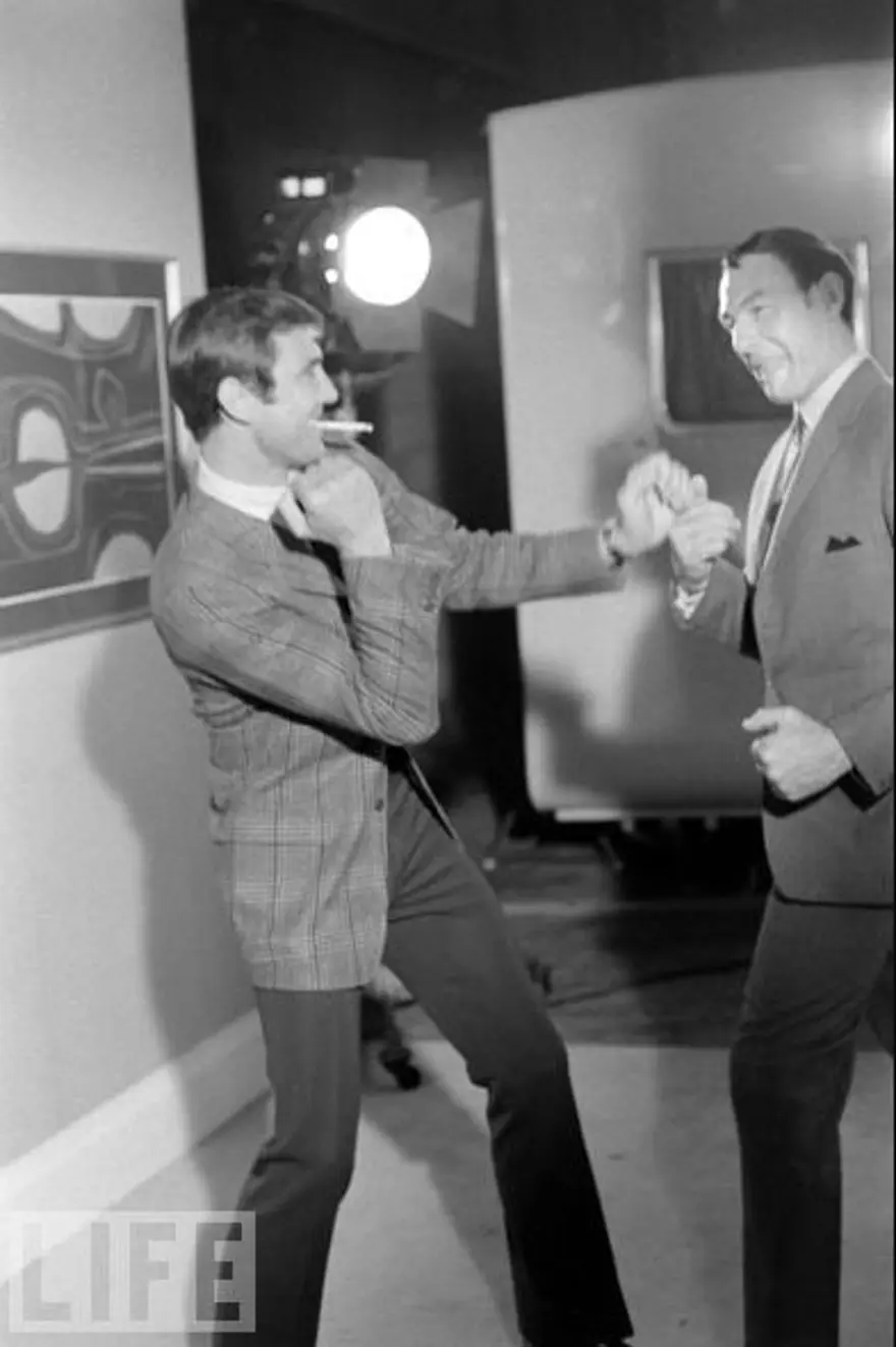 5. finalist ve kazanan: George Lazenby 23 5. finalist ve kazanan: George Lazenby 23