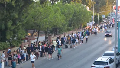 3 günlük tatil başladı: Midilli Adası'na geçişlerde yoğunluk