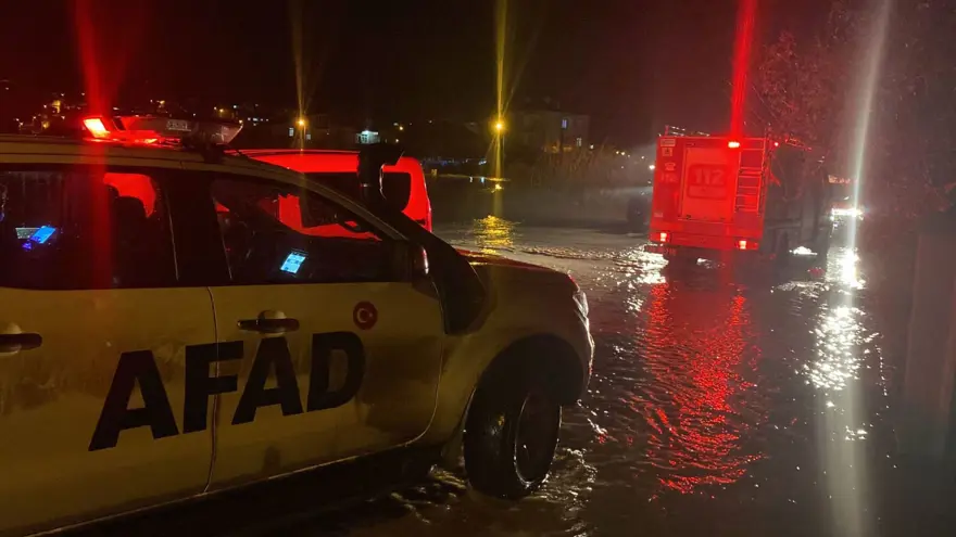 Edirne Uzunköprü'de dere taştı: Mahsur kalanlar kurtarıldı 3