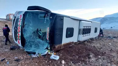 SON DAKİKA HABERİ: Afyonkarahisar'da yolcu otobüsü devrildi: 8 kişi öldü, 42 kişi yaralandı