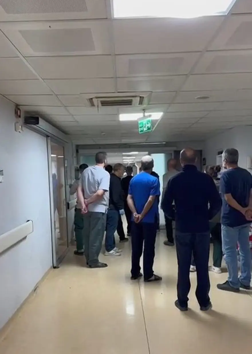 Ölüm haberini alınca sağlık personeline saldırdılar! Diyarbakır'da hastaneyi birbirine kattılar 1 Ölüm haberini alınca sağlık personeline saldırdılar! Diyarbakır'da hastaneyi birbirine kattılar 1