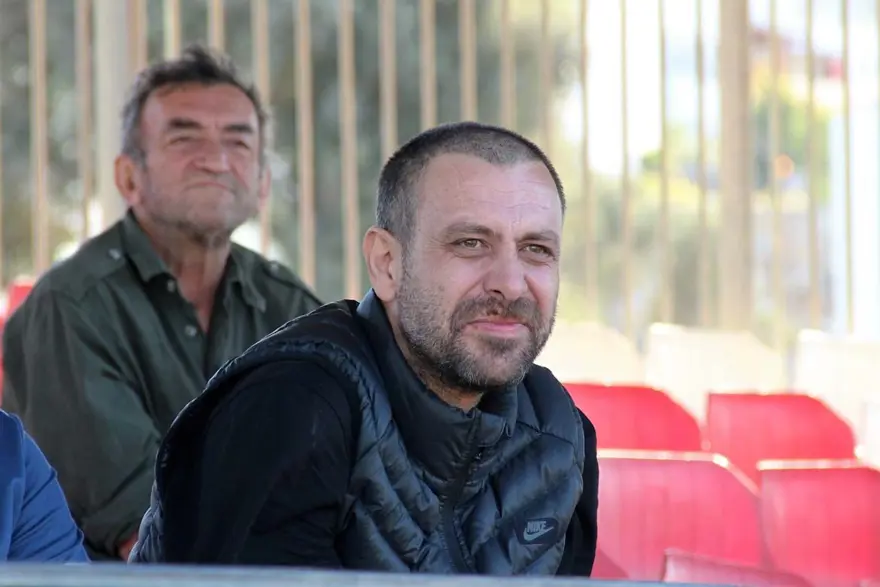 Nejat İşler saldırıya uğradı (Yumruklar konuştu) 