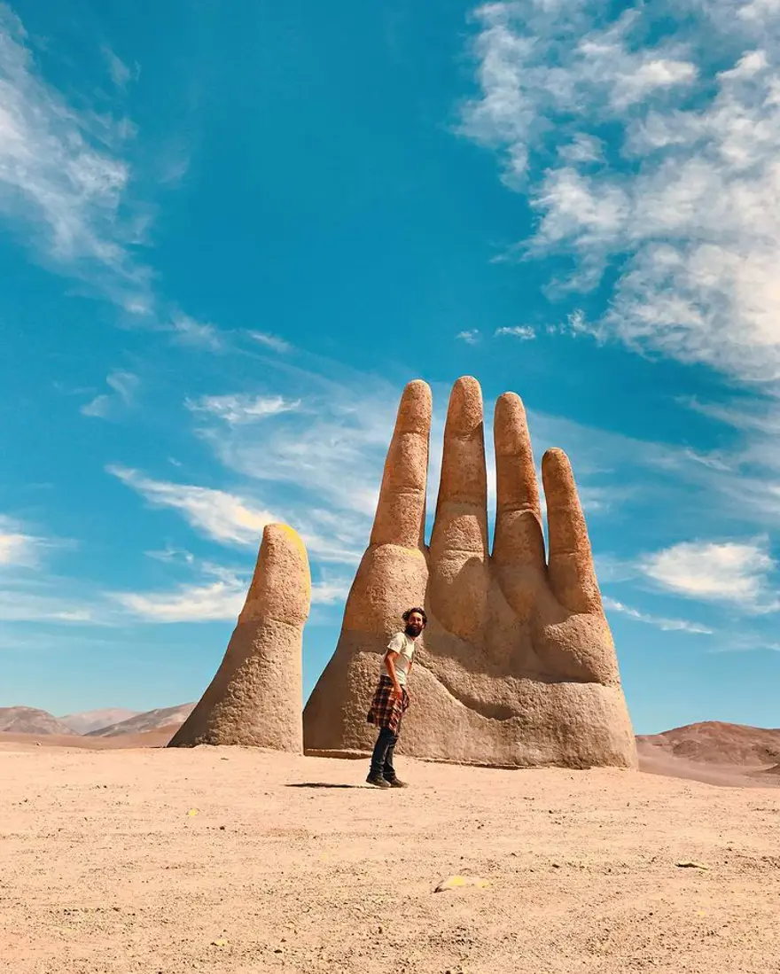 Türk gezgin Berkan Bilgiç bileklik satarak 40 ülke gezdi 9