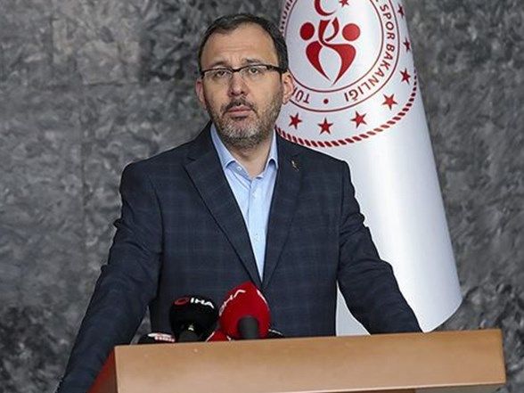 Bakan Kasapoğlu'ndan Akdeniz Oyunları'nda madalya kazanan sporculara tebrik