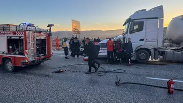 Adıyaman'da feci kaza: Yakıt tankeri ile otomobilin çarpışmasında dört kişi öldü