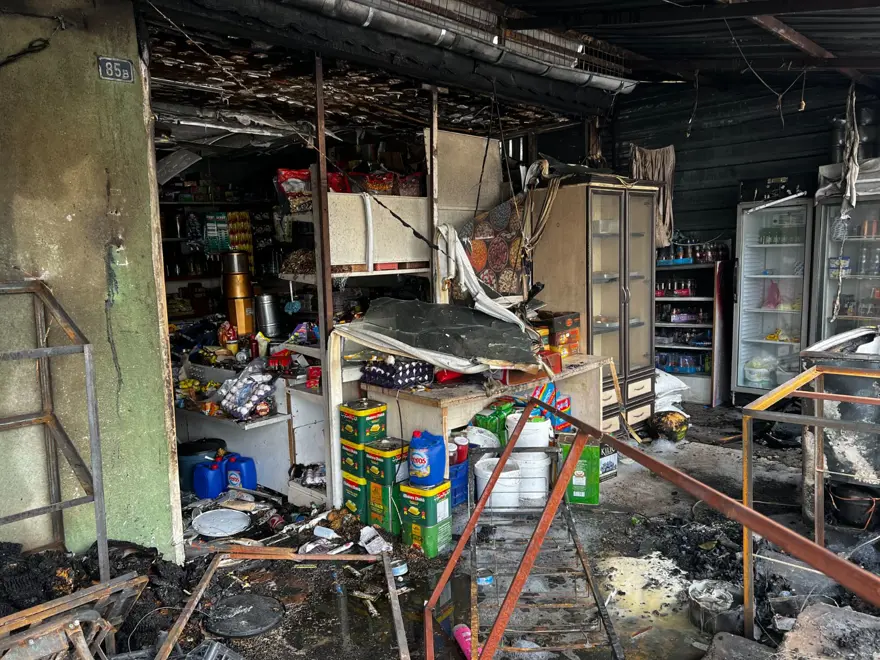 Kayseri'de 7 yaşındaki çocuğa taciz gerginliği: Araçları ters çevirip, iş yerlerini ateşe verdiler 13 Kayseri'de 7 yaşındaki çocuğa taciz gerginliği: Araçları ters çevirip, iş yerlerini ateşe verdiler 13