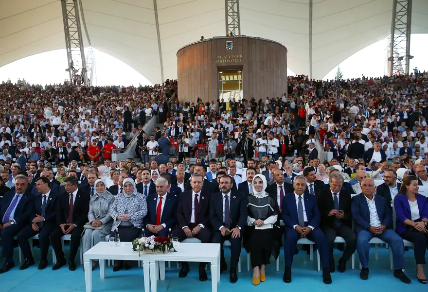 AK Parti kuruluşunun 16. yıl dönümünü kutladı 40