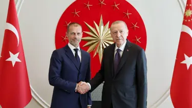 Cumhurbaşkanı Erdoğan UEFA Başkanı ve FIFA Başkanı ile görüştü