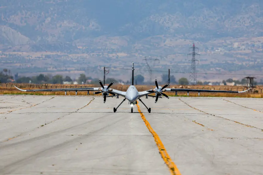 TSK'dan Kıbrıs Barış Harekatı'nın 50. yılına özel geçit töreni 9