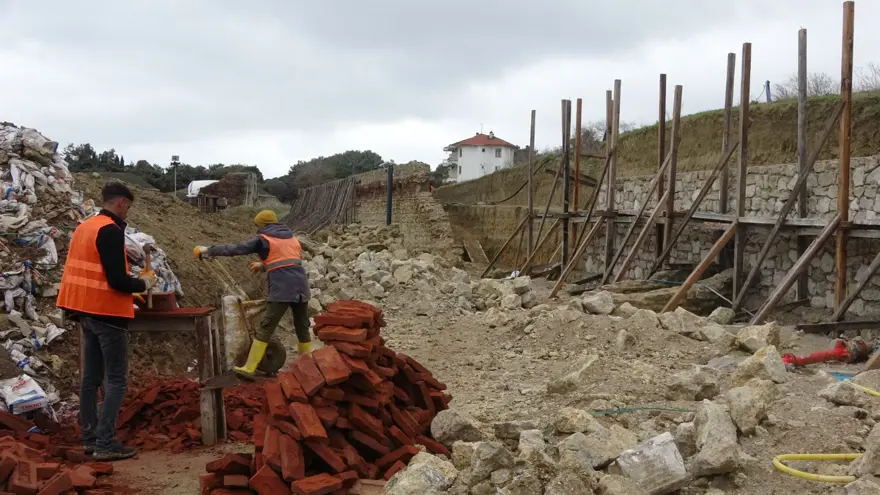 Çanakkale’de, 252 yıllık tarihi Namazgah Tabyası'nın sur duvarları restore ediliyor 6 Çanakkale’de, 252 yıllık tarihi Namazgah Tabyası'nın sur duvarları restore ediliyor 6