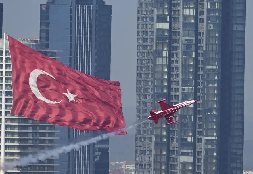 Türk Yıldızları ve SOLOTÜRK 100. yıl için İstanbul semalarında 4