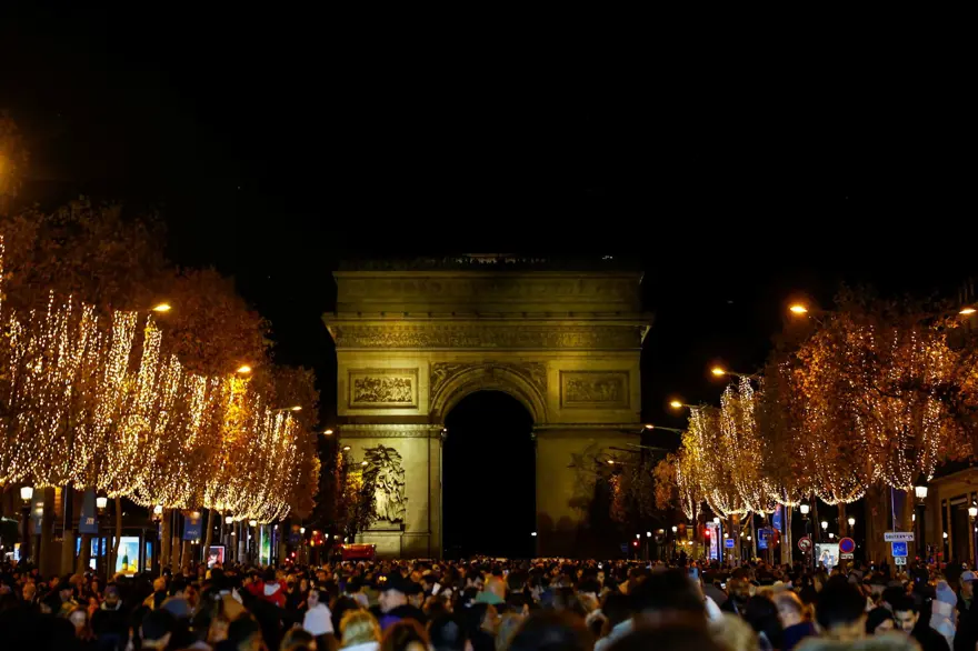 400 AĞAÇ IŞIKLANDIRILDI 1