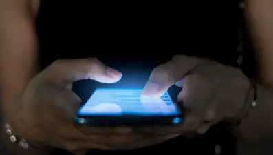 Çin devi rekor kırdı: Şarjı en uzun süre giden akıllı telefonlar belli oldu