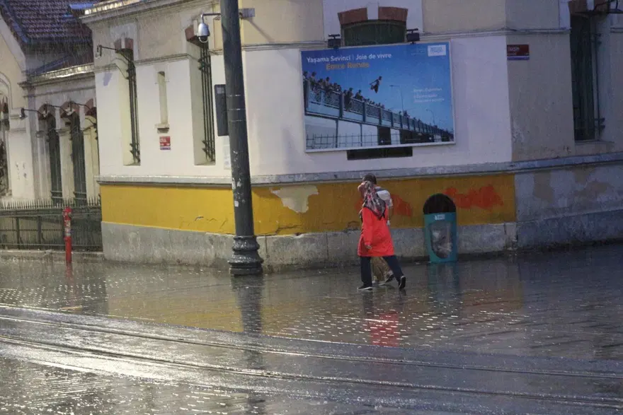 METEOROLOJİDEN İSTANBUL'A UYARI 3 METEOROLOJİDEN İSTANBUL'A UYARI 3