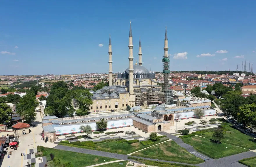 Mimar Sinan'ın "ustalık eseri" Selimiye Camisi'nin minarelerindeki restorasyon tamamlandı 1