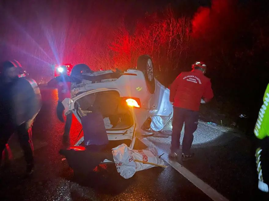 Takla atan araçtan yaralı kurtuldular 2