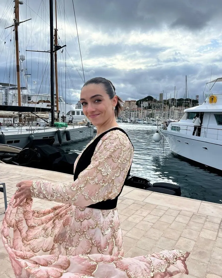 Merve Dizdar Cannes Film Festivali'nde en iyi kadın oyuncu ödülünü aldı 19