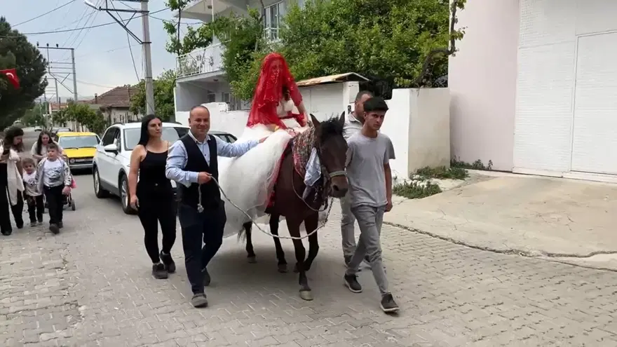 Nikahları sessizdi, düğünleri ise davullu-zurnalı: 5 yıl sonra hayâli gerçek oldu 3