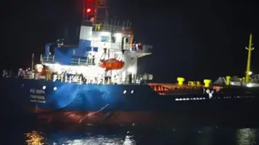 Çanakkale Boğazı'nda arızalanan yük gemisi demirletildi