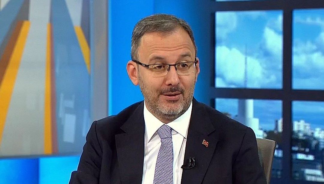 Bakan Kasapoğlu'ndan Akdeniz Oyunları'nda madalya kazanan sporculara tebrik