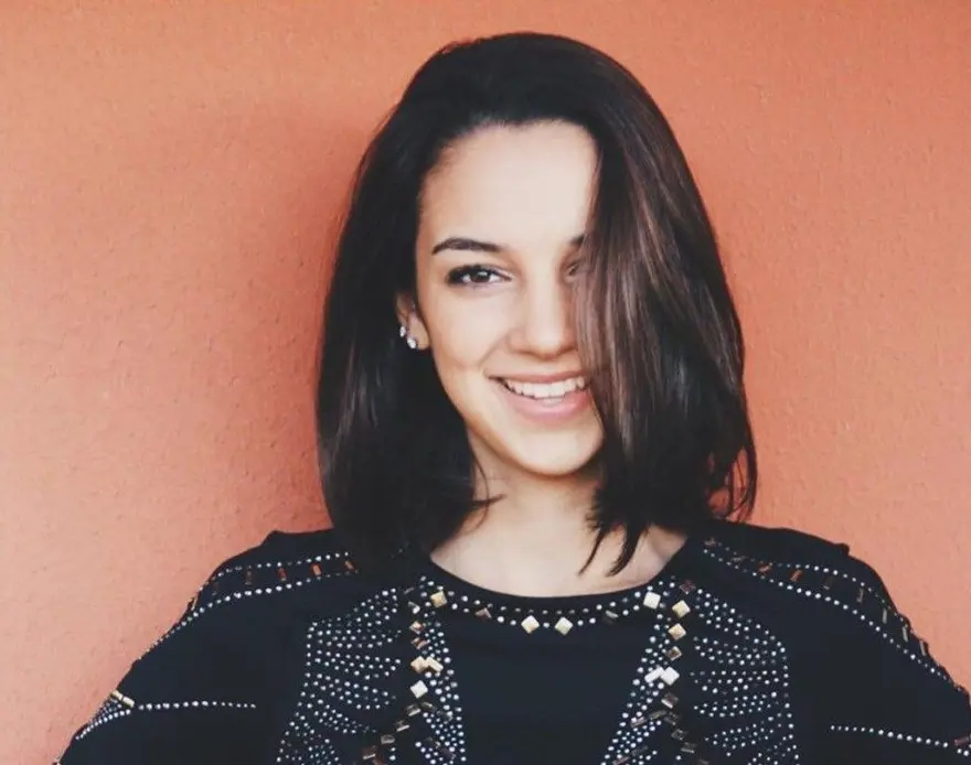 Tara Madelein De Vries: Estetik yaptırmam kardeşime haksızlık olur 11