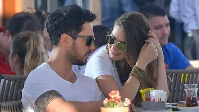 Murat Boz Twitter'ı kapattı Instagram'dan Aslı Enver'i takip etti