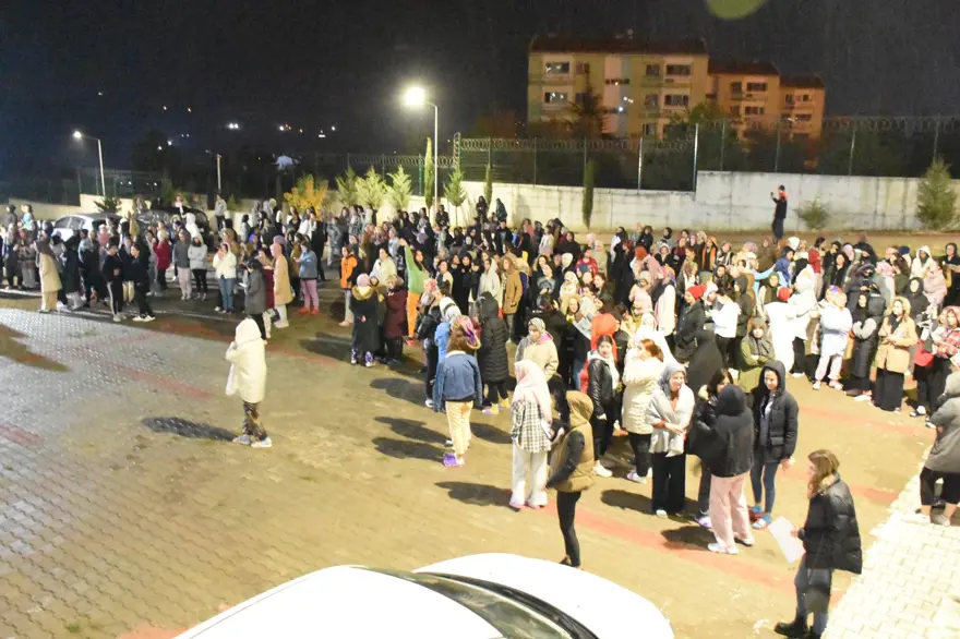 KYK yurtlarında eş zamanlı deprem tatbikatı 48