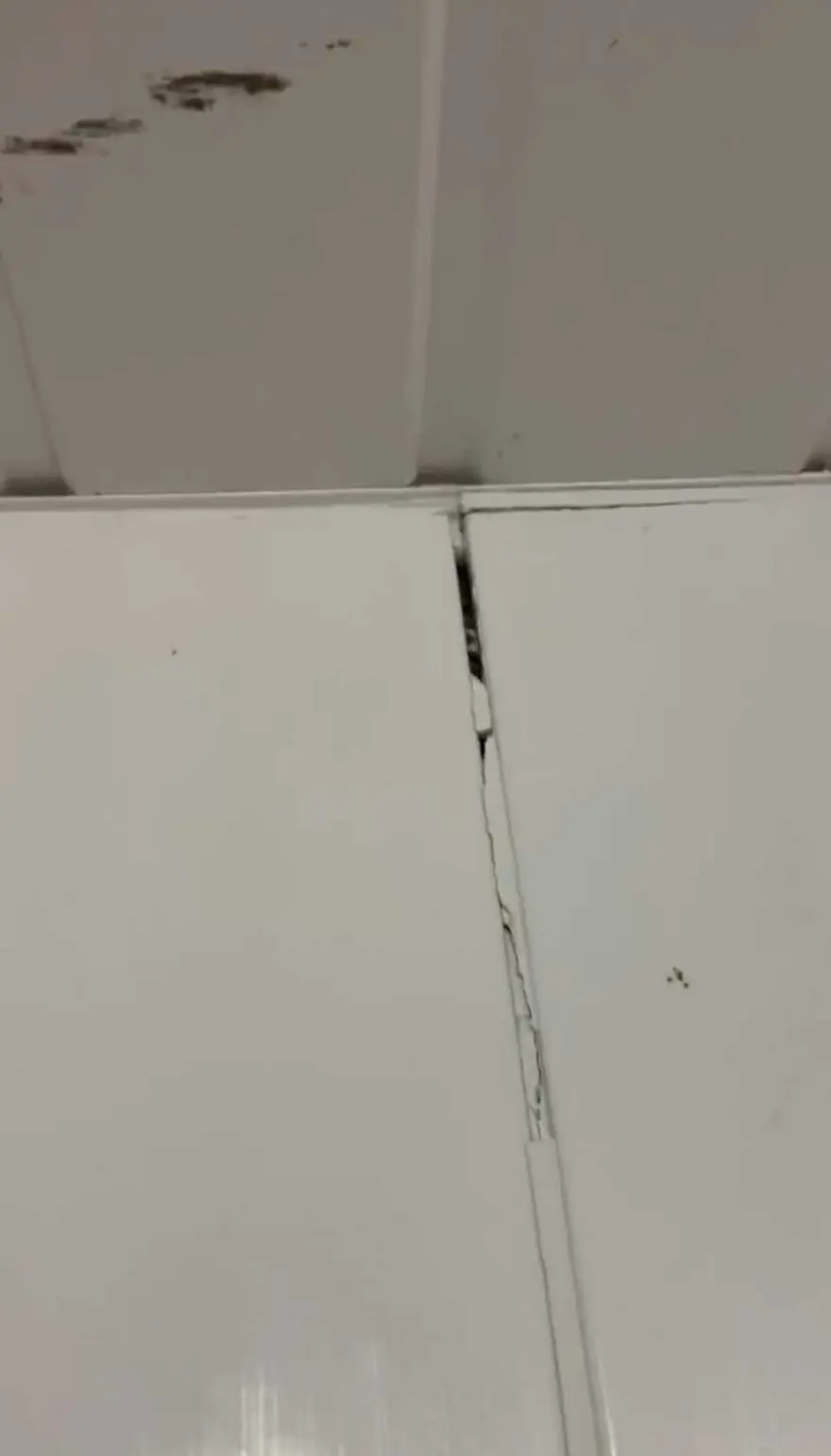 Adana’da art arda3 deprem: Vatandaşlar sokaklara döküldü, bazı binalarda çatlaklar var 7